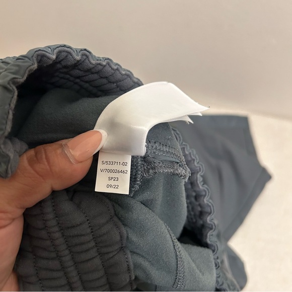 Athleta Women Triumph Hybrid Wide Leg Crop Green Size XS Tall - Picture 6 of 9